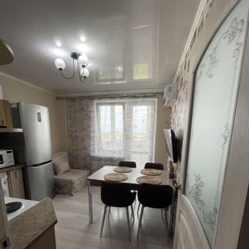 Сдается 1-комнатная квартира, 40 м²