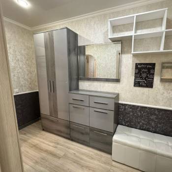 Продается 1-комнатная квартира, 42 м²
