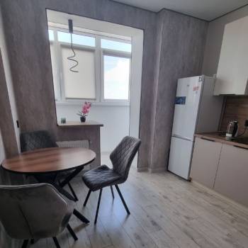 Сдается 1-комнатная квартира, 52 м²