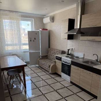 Сдается 1-комнатная квартира, 39 м²