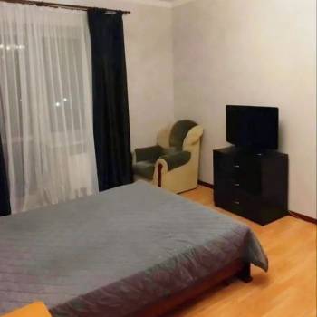 Сдается 1-комнатная квартира, 55 м²