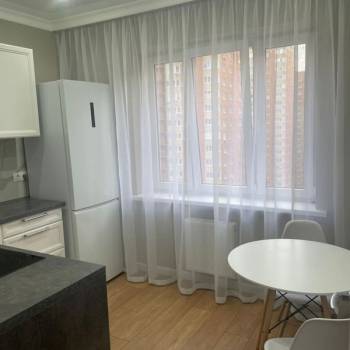 Продается Многокомнатная квартира, 33 м²