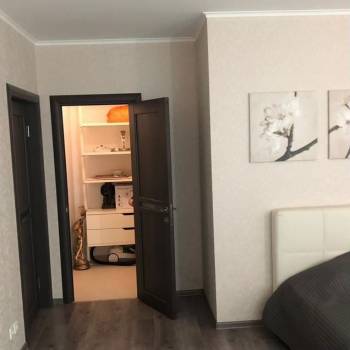 Сдается 2-х комнатная квартира, 87 м²