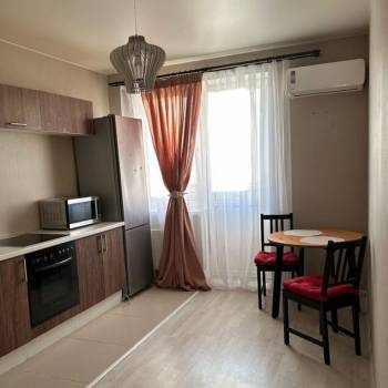 Сдается 1-комнатная квартира, 52 м²