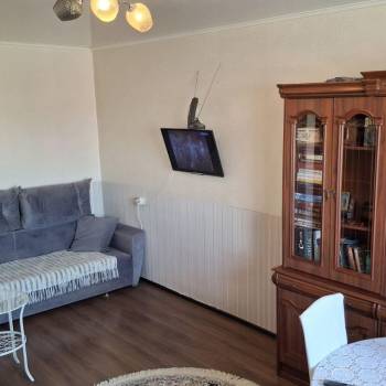 Продается 1-комнатная квартира, 37 м²