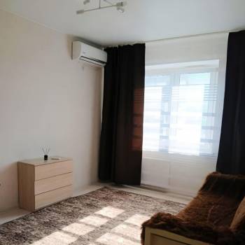 Продается 1-комнатная квартира, 36 м²