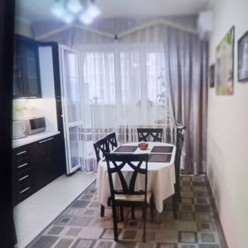 Продается 2-х комнатная квартира, 77 м²