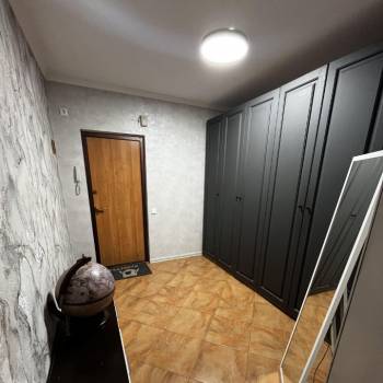 Продается 1-комнатная квартира, 46,77 м²