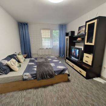 Продается 1-комнатная квартира, 37 м²