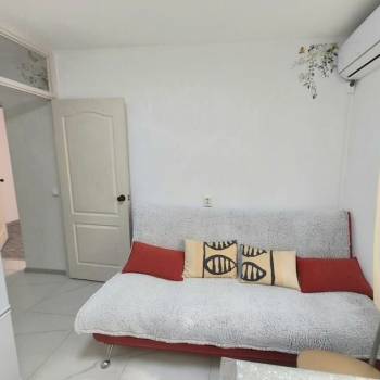 Продается 1-комнатная квартира, 37 м²