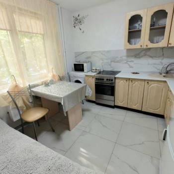 Продается 1-комнатная квартира, 37 м²