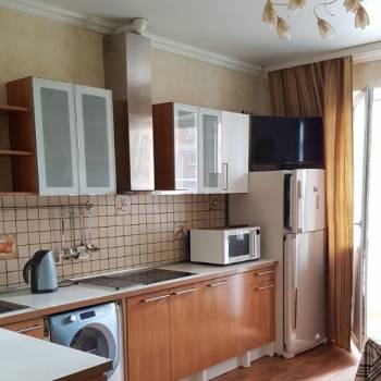 Сдается 2-х комнатная квартира, 75 м²