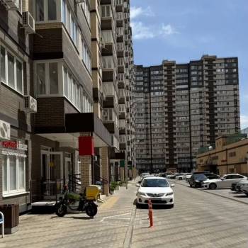 Продается 1-комнатная квартира, 46 м²