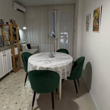 Сдается 1-комнатная квартира, 42 м²