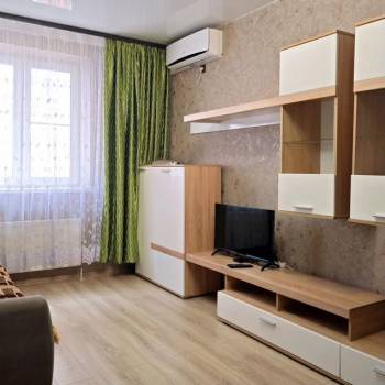Сдается 1-комнатная квартира, 38 м²
