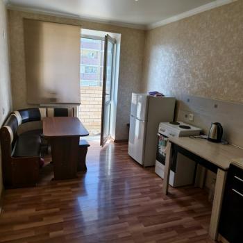Сдается 1-комнатная квартира, 42 м²
