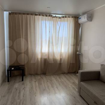 Продается 1-комнатная квартира, 38 м²