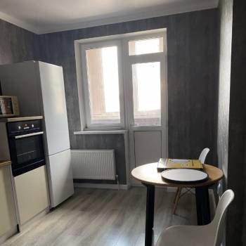 Сдается 1-комнатная квартира, 38 м²