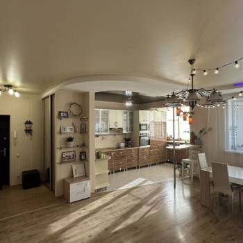 Сдается Многокомнатная квартира, 90 м²