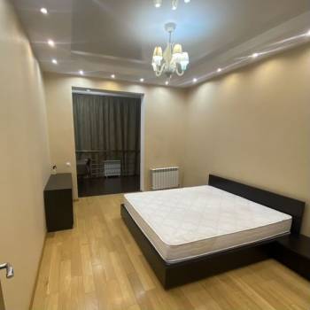 Сдается 1-комнатная квартира, 60 м²