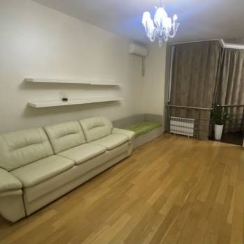 Сдается 1-комнатная квартира, 60 м²