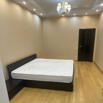 Сдается 1-комнатная квартира, 60 м²