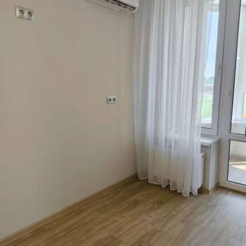 Продается 1-комнатная квартира, 42 м²