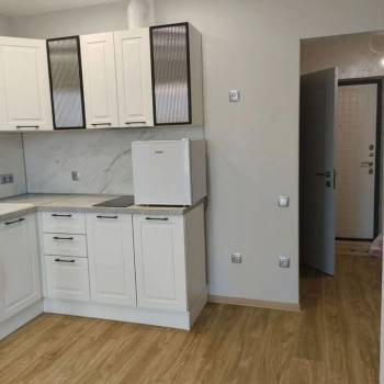 Продается 1-комнатная квартира, 42 м²