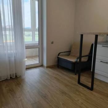 Продается 1-комнатная квартира, 42 м²