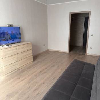 Продается 1-комнатная квартира, 42,8 м²