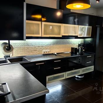 Продается 1-комнатная квартира, 51 м²