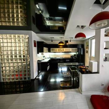 Продается 1-комнатная квартира, 51 м²
