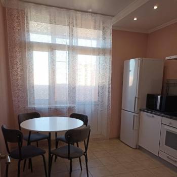 Сдается 1-комнатная квартира, 40 м²