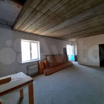 Продается 1-комнатная квартира, 110 м²