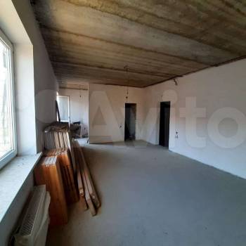 Продается 1-комнатная квартира, 110 м²