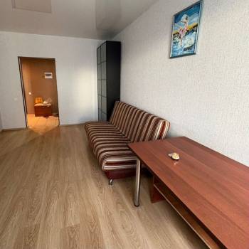 Продается 1-комнатная квартира, 43 м²