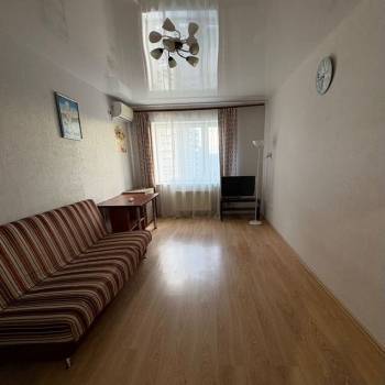 Продается 1-комнатная квартира, 43 м²