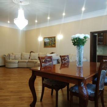 Продается Дом, 320 м²