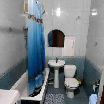 Продается 1-комнатная квартира, 42 м²