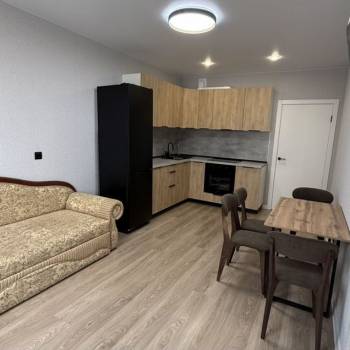 Сдается 1-комнатная квартира, 42 м²