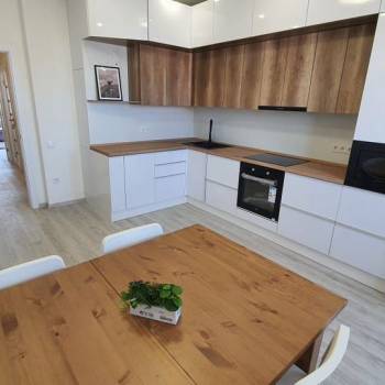 Сдается 2-х комнатная квартира, 75 м²