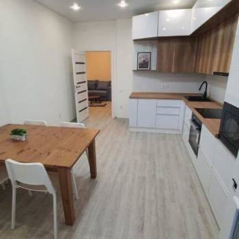 Сдается 2-х комнатная квартира, 75 м²
