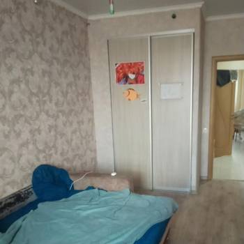 Продается 1-комнатная квартира, 42 м²