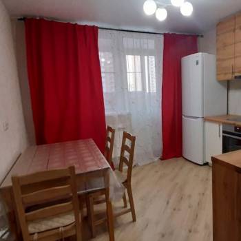 Сдается 2-х комнатная квартира, 64 м²