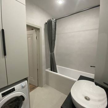 Сдается 2-х комнатная квартира, 79 м²