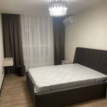 Сдается 2-х комнатная квартира, 79 м²