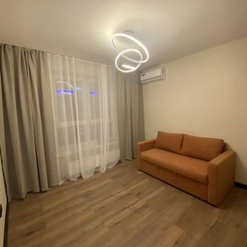 Сдается 2-х комнатная квартира, 79 м²