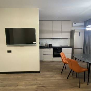 Сдается 2-х комнатная квартира, 79 м²