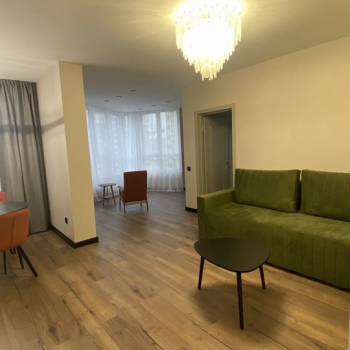 Сдается 2-х комнатная квартира, 79 м²