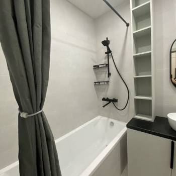 Сдается 2-х комнатная квартира, 79 м²